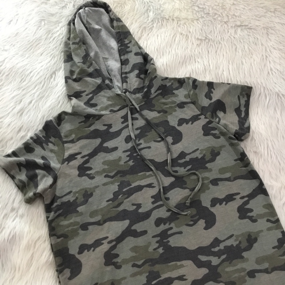 Camouflage women’s green shirt sleeve hoodie dress size large junior